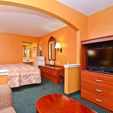 Pine Point Inn & Suites Smithville Εξωτερικό φωτογραφία