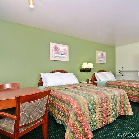 Pine Point Inn & Suites Smithville Εξωτερικό φωτογραφία
