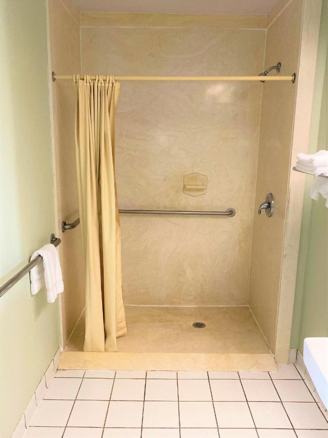 Pine Point Inn & Suites Smithville Εξωτερικό φωτογραφία