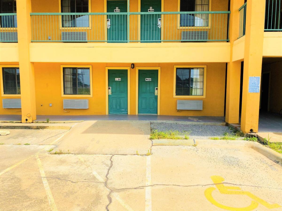 Pine Point Inn & Suites Smithville Εξωτερικό φωτογραφία